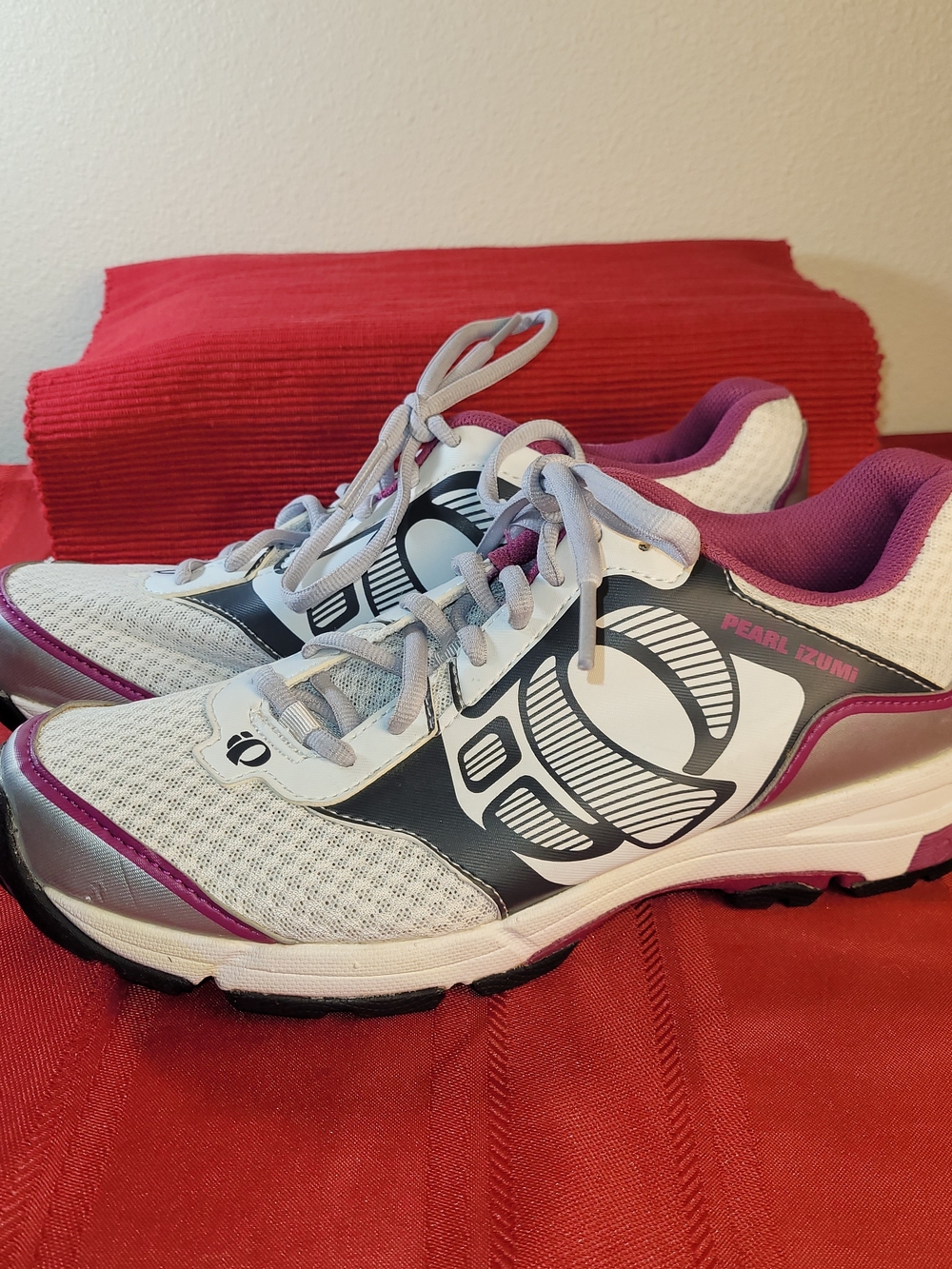 Pearl Izumi V-road Fuel II White Pink & Gray Women's Cycling Shoes, With Cleats!
